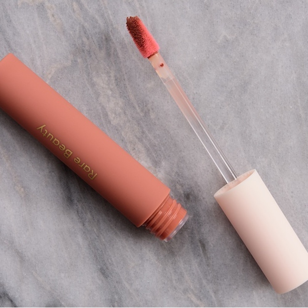RARE BEAUTY LIP SOUFFLE MATTE CREAM LIPSTICK - ELEVATE COLOR